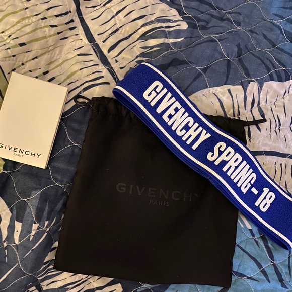 Givenchy headband - Picture 1 of 1